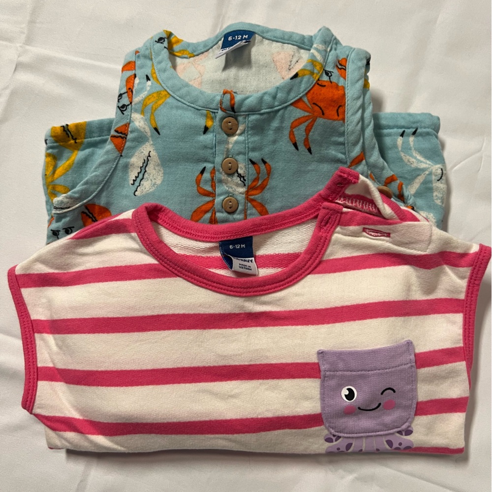 Old Navy infant outfits.
